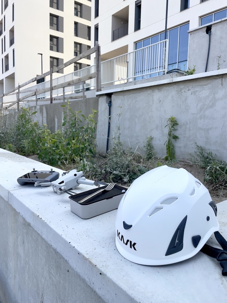 Drone, Caschetto e Schiscètta in cantiere (SeiMilano, Milano)