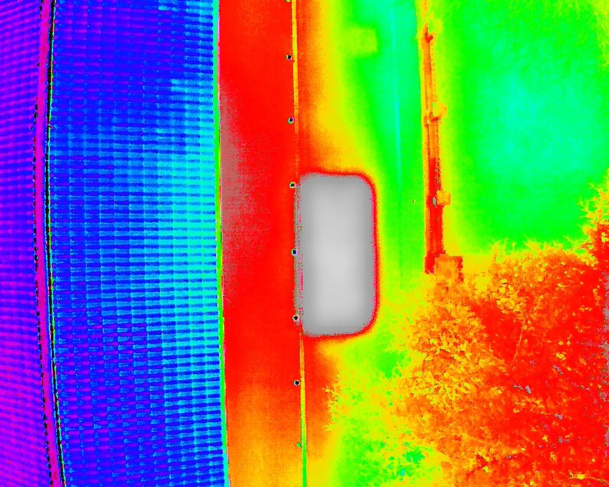 Termografia aerea con Drone su rete di Teleriscaldamento: anomalia termica su carreggiata a Cesano Maderno (MB)